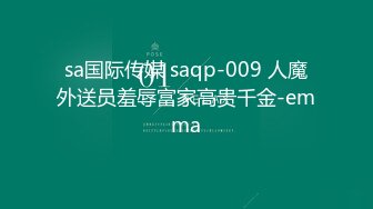 【3_3】肌肉男被三根大鸡操翻,全身冒汗轮番上阵不带停的,最后还往逼里灌红色液体接着操,逼都干烂了