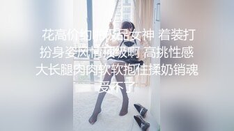 偷窥闺蜜洗香香