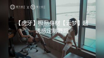 商场女厕全景偷拍破洞牛仔裤美女的 多毛小嫩B