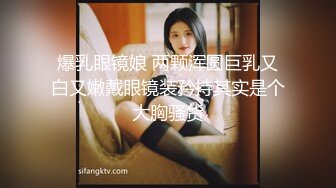 候车大厅一位女神级别的美女??没想到黑逼毛却如此茂密